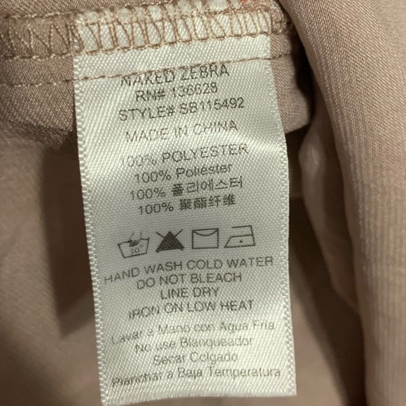 Woman’s blouse - Picture 6 of 6